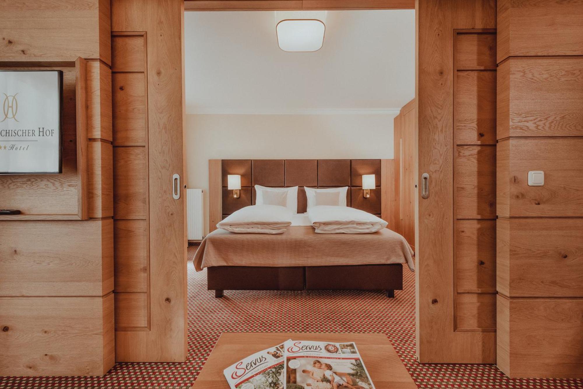 Oesterreichischer Hof-Im Bademantel Direkt In Die Alpentherme Bad Hofgastein Buitenkant foto